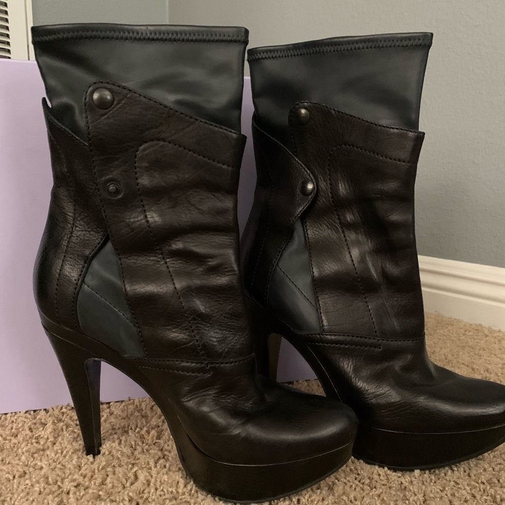 Vera Wang Boots.These beauties need a good home.